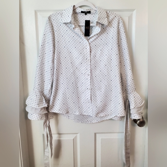 NWT Alpha & Omega Blouse- Size Medium - Picture 1 of 5